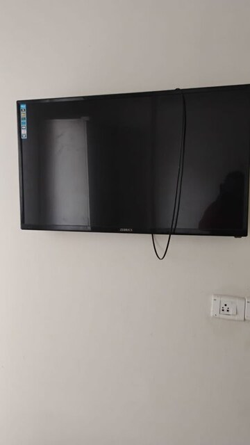 Room in 2 BHK Apartment at ROF Aalayas, Sector 102 – for Rent