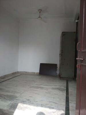 1 RK Builder Floor For Rent in Neb Sarai