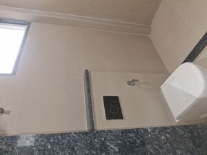 Furnished Amenities in 3.5 BHK Builder Floor at BPTP The Oval, Sector 70a – for Sale