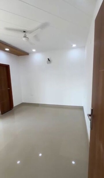 Room in 2 BHK Apartment at Earthcon Casa Grande II, Chi V Greater Noida – for Sale