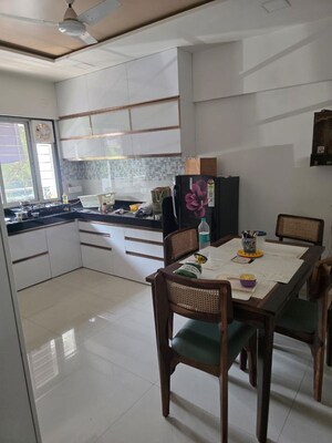 Team Area in 3 BHK Apartment at Bhosale Nagar – for Rent
