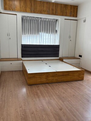 Room in 3 BHK Apartment at Bhosale Nagar – for Rent