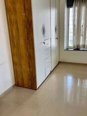 Room in 3 BHK Apartment at Bhosale Nagar – for Rent