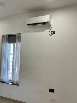 Room in 3 BHK Apartment at Bhosale Nagar – for Rent