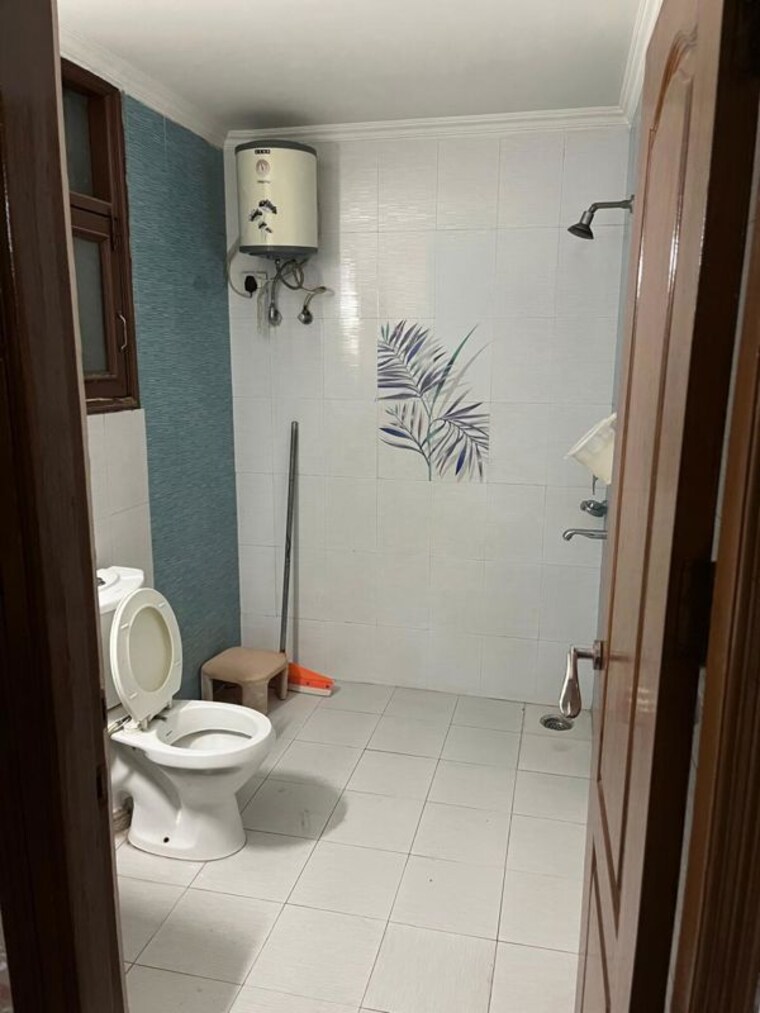 Bathroom, la-prisma 3 Bedroom 1610 Sq.Ft. Apartment In Dhakoli Zirakpur 9767362