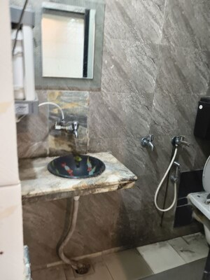 Bathroom in 1 BHK Apartment at Vile Parle West – for Rent