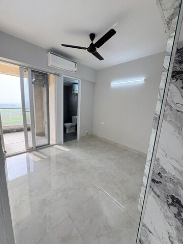 Room in 3 BHK Apartment at Signature Global City, Sector 37d – for Rent