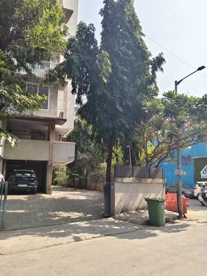 2 BHK Apartment – Exterior View View at Vile Parle West - for Rent