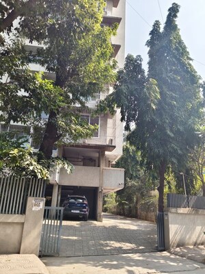 2 BHK Apartment – Exterior View View at Vile Parle West - for Rent