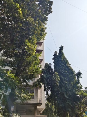 2 BHK Apartment – Exterior View View at Vile Parle West - for Rent