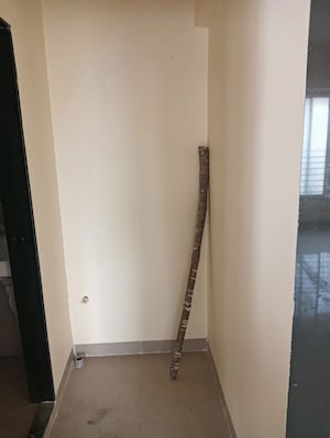 Bathroom in 2 BHK Apartment at Vile Parle West – for Rent