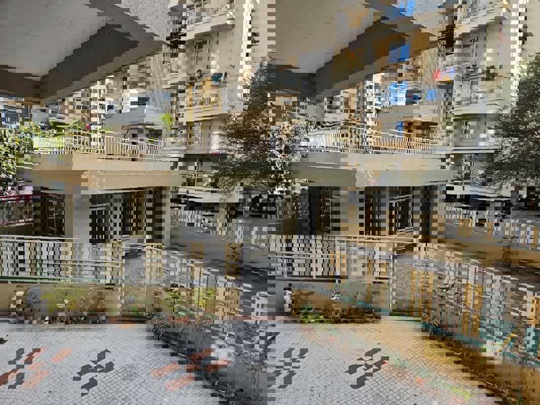 3 BHK 1400 Sq.Ft. Apartment in Paravsakshi Apartments