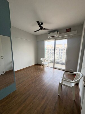 Bathroom in 3 BHK Apartment at Signature Global City, Sector 37d – for Rent