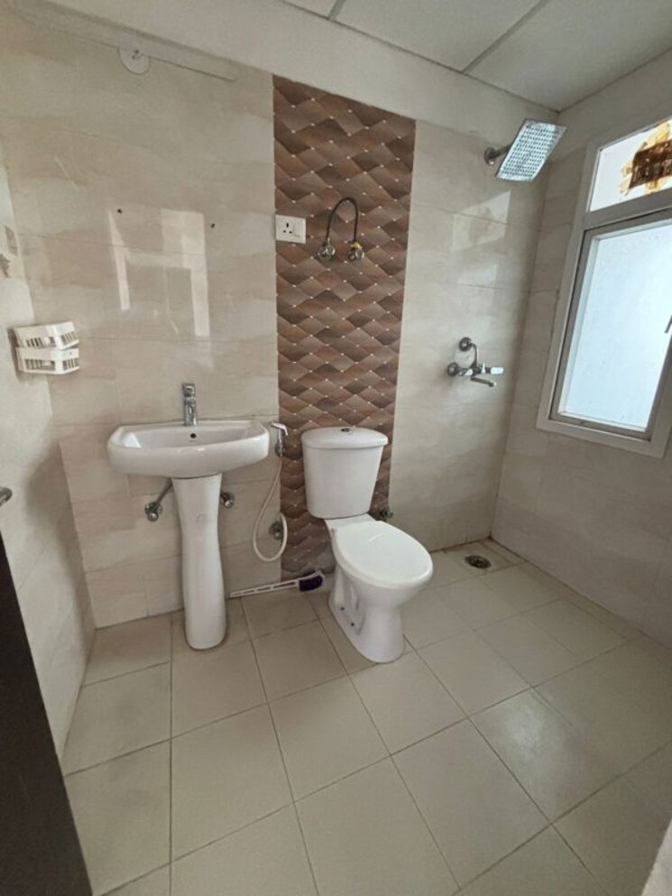 Bathroom, samridhi-grand-avenue 2 Bedroom 1080 Sq.Ft. Apartment In Tech Zone 4 Greater Noida Greater Noida 9767394