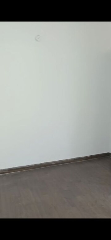 Room in 3 BHK Apartment at BPTP Discovery Park, Sector 80 – for Rent