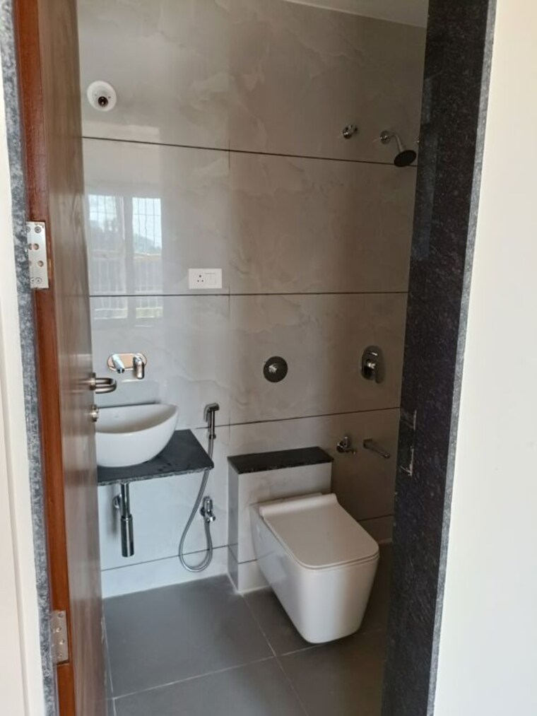 Bathroom, gangotree-chandrahas 3 Bedroom 1260 Sq.Ft. Apartment In Fergusson College Road Pune 9394252