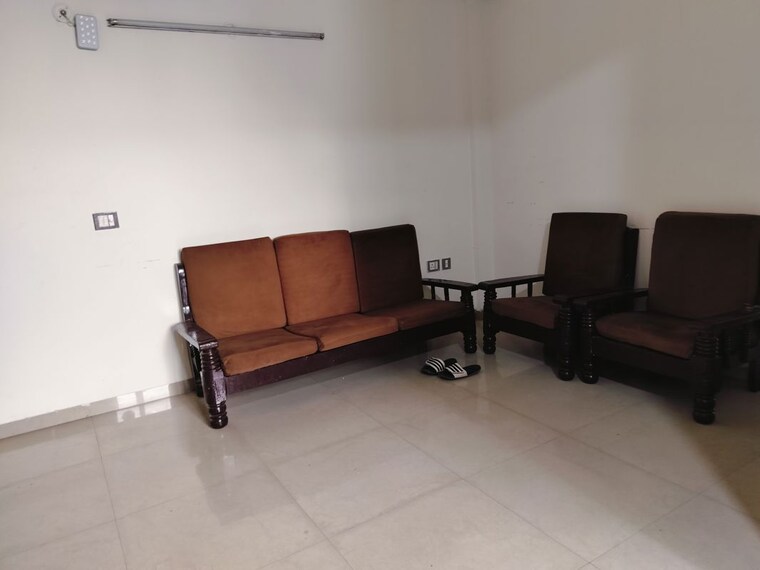 Living Room, rof-aalayas-phase-2 3 Bedroom 864 Sq.Ft. Apartment In Sector 102 Gurgaon 9767443