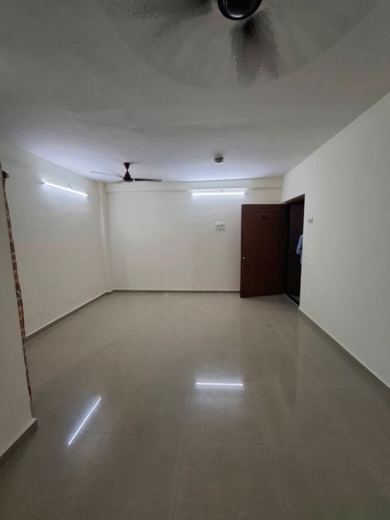 Room, rna-ng-suncity-phase-ii 2 Bedroom 650 Sq.Ft. Apartment In Kandivali East Mumbai 9767471