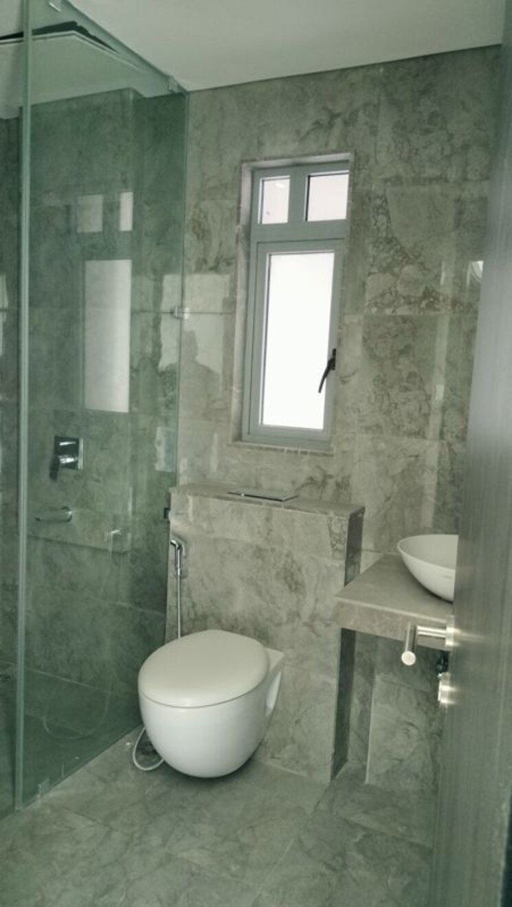 Bathroom, oberoi-maxima 3 Bedroom 1400 Sq.Ft. Apartment In Andheri East Mumbai 9767461