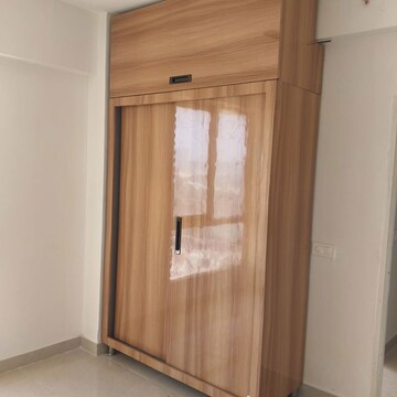 Room in 2 BHK Apartment at Signature The Millennia 3, Sector 37d – for Rent