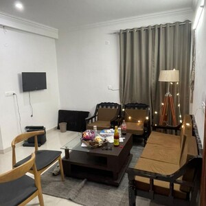 Living Room in 2 BHK Builder Floor at Sector 52 – for Rent