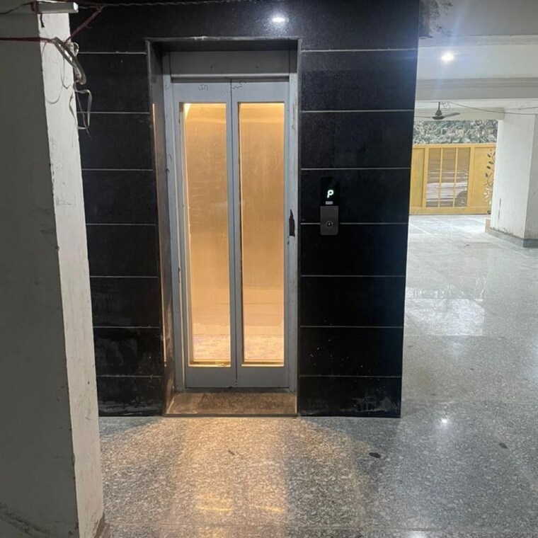 undefined, sector 52 2 Bedroom 500 Sq.Yd. Builder Floor In Sector 52 Gurgaon 9767506