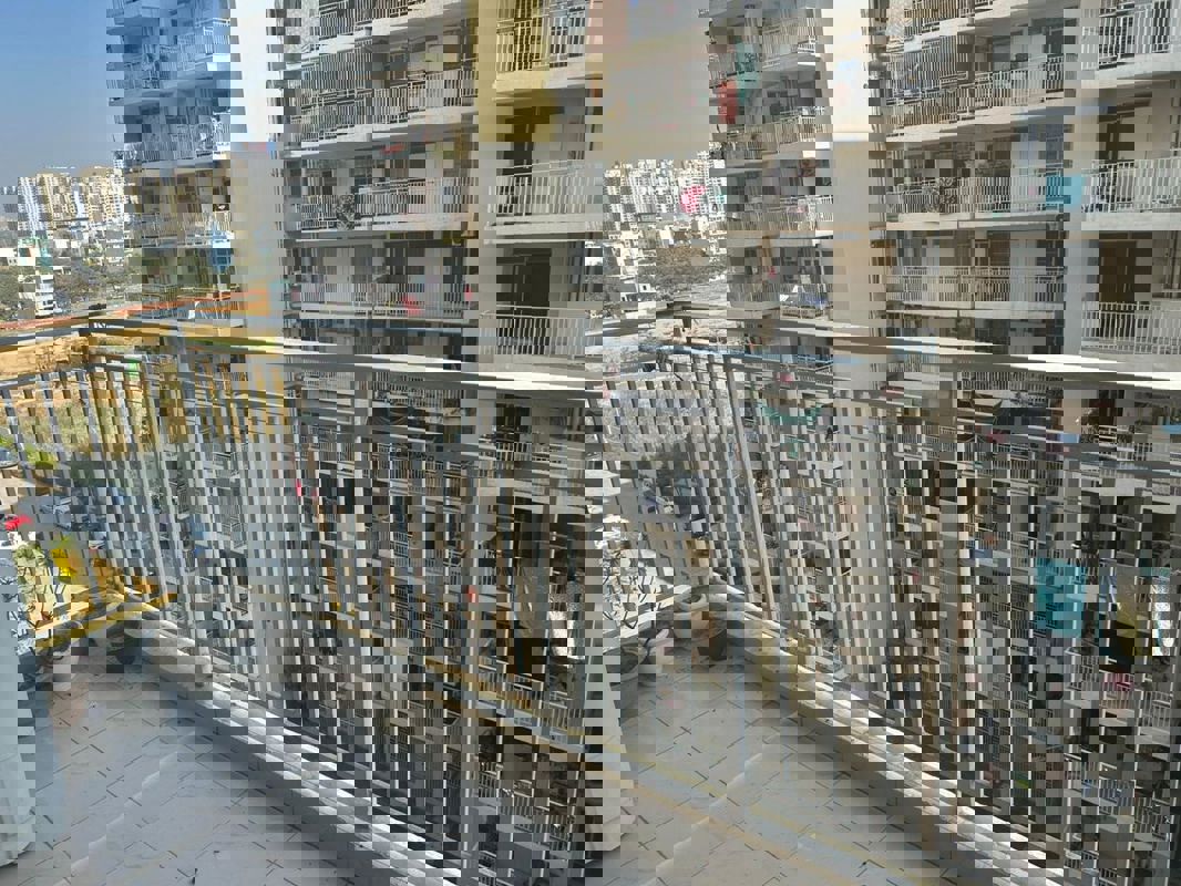 2 BHK Apartment For Rent in Suncity Avenue 102