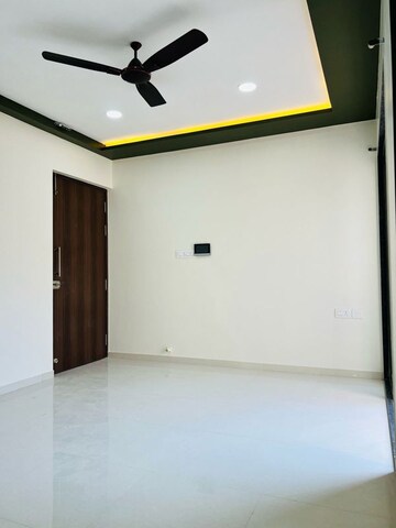 Room in 2 BHK Apartment at Kalpataru Immensa, Kolshet Road – for Rent