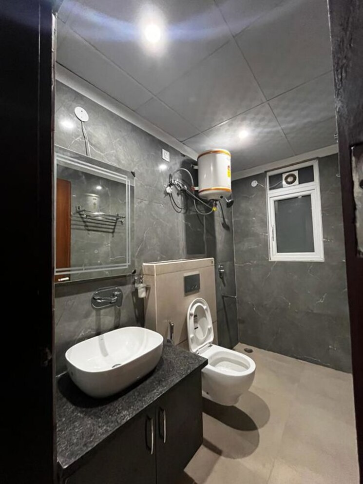 Bathroom, ghb-splande 3 Bedroom 1842 Sq.Ft. Apartment In Patiala Road Zirakpur 9767541