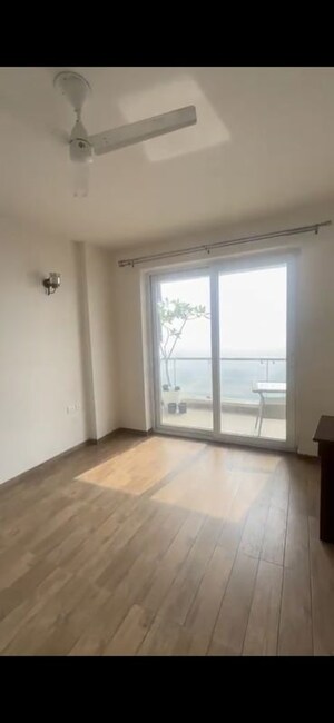 Room in 3 BHK Apartment at Omaxe Royal Residency Faridabad, Sector 79 – for Rent