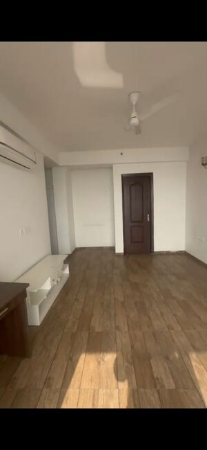 3 BHK Apartment For Rent in Omaxe Royal Residency Faridabad, Sector 79