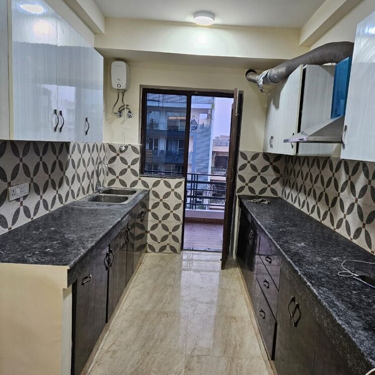 Kitchen, sector 57 3 Bedroom 300 Sq.Yd. Builder Floor In Sector 57 Gurgaon 9767530