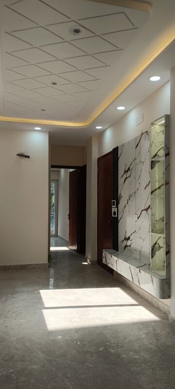 Room in 3 BHK Builder Floor at Janakpuri – for Sale