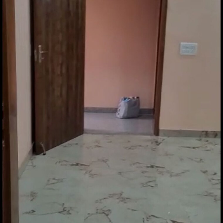 Room, sector 57 2 Bedroom 200 Sq.Yd. Builder Floor In Sector 57 Gurgaon 9767566