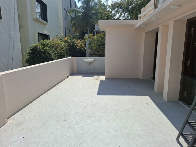 Balcony, banjara hills 5 Bedroom 4500 Sq.Ft. Villa In Banjara Hills Hyderabad 9767662