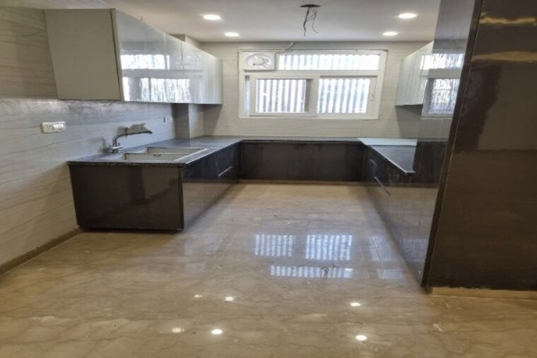 Living Room, paschimpuri 3 Bedroom 200 Sq.Yd. Builder Floor In Paschimpuri Delhi 9767527