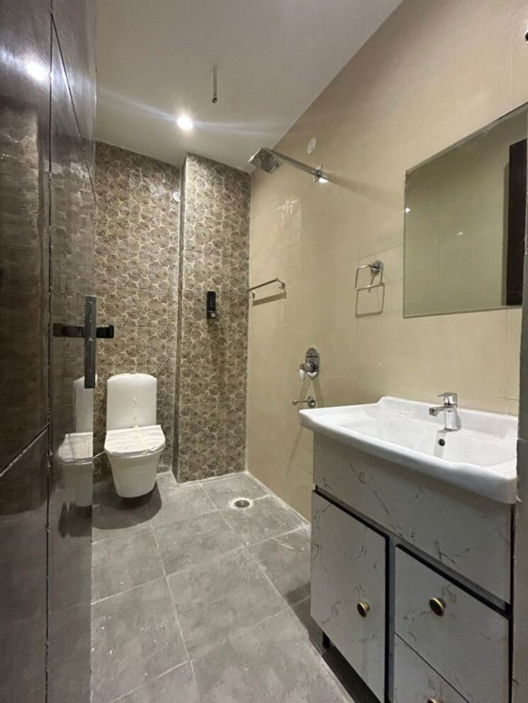Bathroom, vip road 3 Bedroom 1550 Sq.Ft. Apartment In Vip Road Zirakpur 9767755