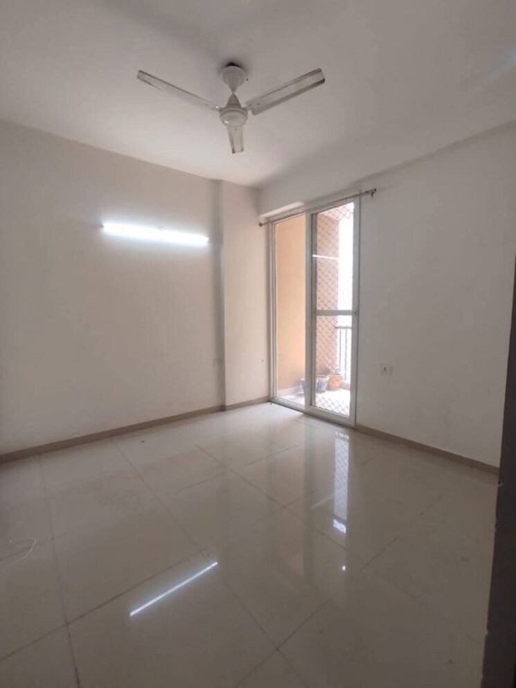 Room, gaur-city-2-14th-avenue 2 Bedroom 955 Sq.Ft. Apartment In Sector 16c Greater Noida Greater Noida 9569302