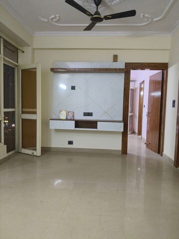 Room in 2 BHK Apartment at Supertech Ecovillage II, Sector 16b Greater Noida – for Rent