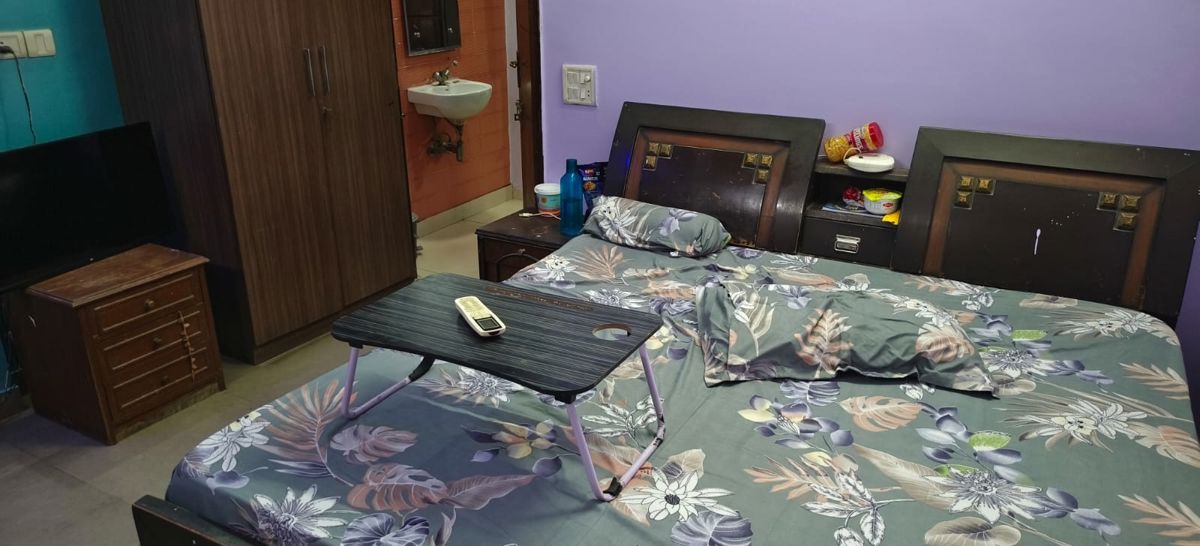 1 BHK + Pooja Room 1210 Sq.Ft. Builder Floor in Om Tower 2