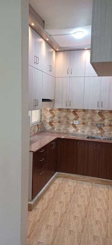 Kitchen in 3 BHK Apartment at Amrapali Golf Homes, Sector 4 Greater Noida – for Rent