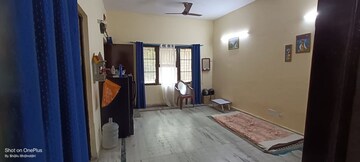 Bedroom in 3 BHK Independent House at Sector 55 – for Rent