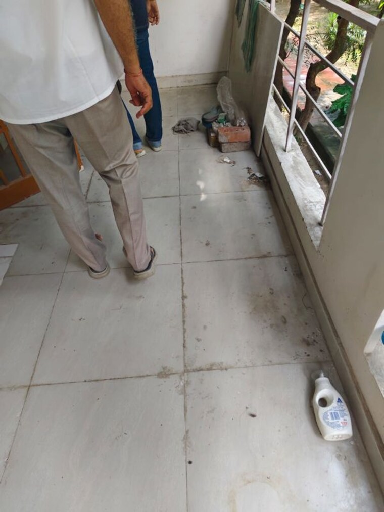 Balcony, sector 11 2 Bedroom 1450 Sq.Ft. Independent House In Sector 11 Noida 9768092