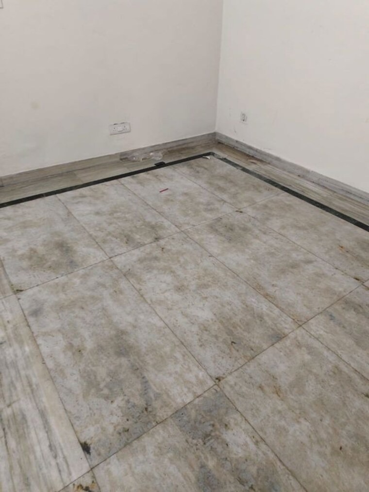 Room, sector 11 2 Bedroom 1450 Sq.Ft. Independent House In Sector 11 Noida 9768092