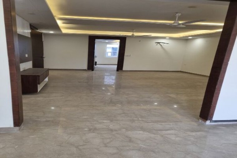 Room, paschimpuri 3 Bedroom 209 Sq.Yd. Builder Floor In Paschimpuri Delhi 9768044