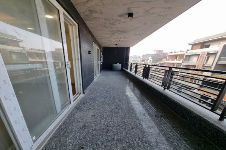 Balcony, paschimpuri 3 Bedroom 267 Sq.Yd. Builder Floor In Paschimpuri Delhi 9768067