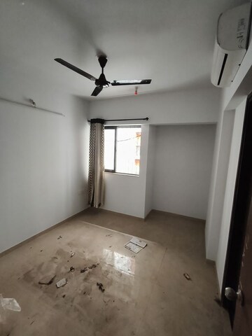 Room in 3 BHK Apartment at Lodha Downtown, Dombivli East – for Rent