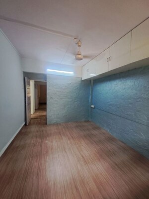 Room in 2 BHK Apartment at Kamla Nagar CHS, Kandivali West – for Rent