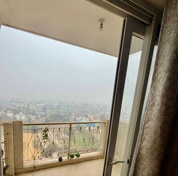 Furnished Amenities in 3 BHK Apartment at Pareena Micasa, Sector 68 – for Rent