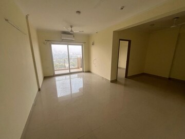 Room in 3 BHK Apartment at Pareena Micasa, Sector 68 – for Rent